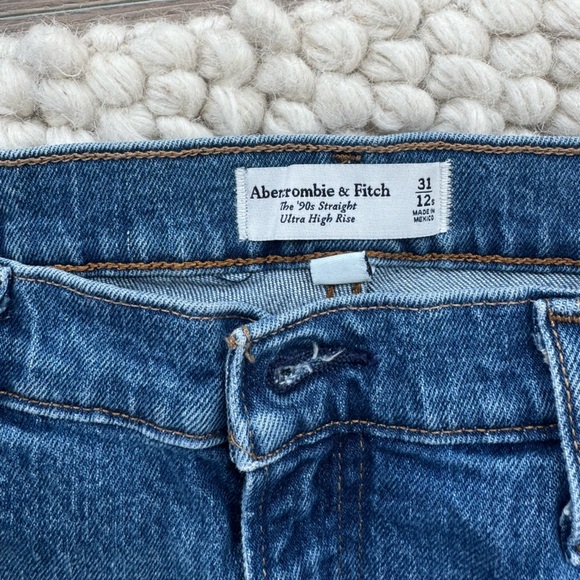 Abercrombie & Fitch Curve Love Ultra High Rise 90s Straight Jean Medium Wash - Picture 4 of 6
